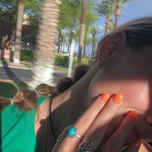 Meet your Posher, Hope